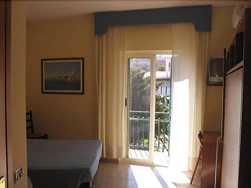 Hotel Torre Antica Лоано Экстерьер фото